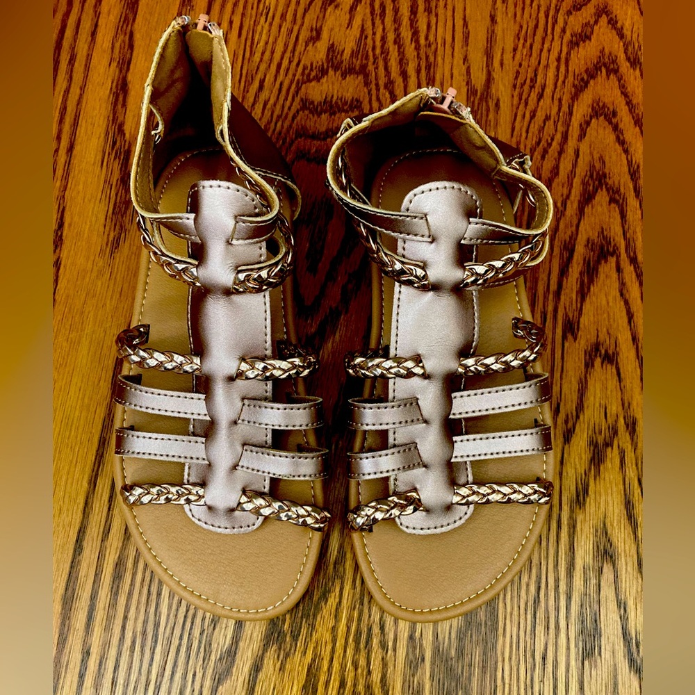 🌹⚜️GLADIATOR⚜️🌹SANDLES w/braided straps & zip closure. SZ 13 ROSEGOLD🌟NWT🌟
